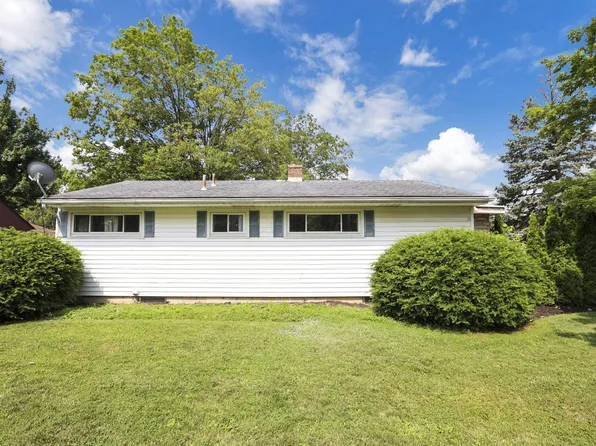 325 Yarmouth Ln, Columbus, OH 43228