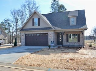 170 N Lake Louise Dr, Mocksville, NC 27028