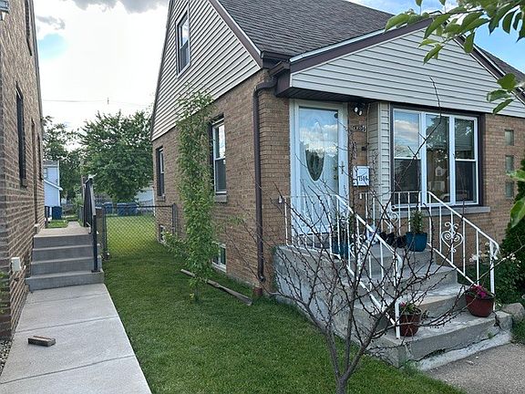 3rd image of 1506 Forest Ave