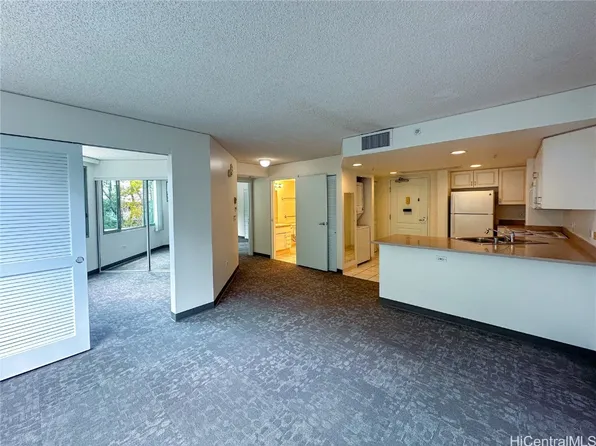 1314 Kalakaua Ave APT 305, Honolulu, HI 96826