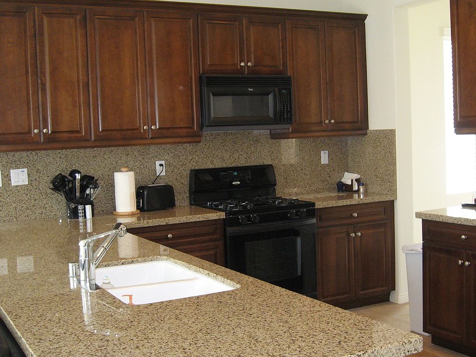 Gorgeous Granite Kitchen!