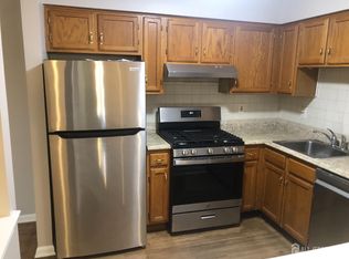827 Waterford Dr, Edison, NJ 08817