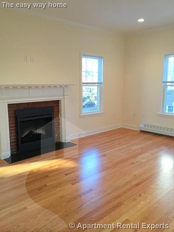 Building Photo - 65 Langdon St #5