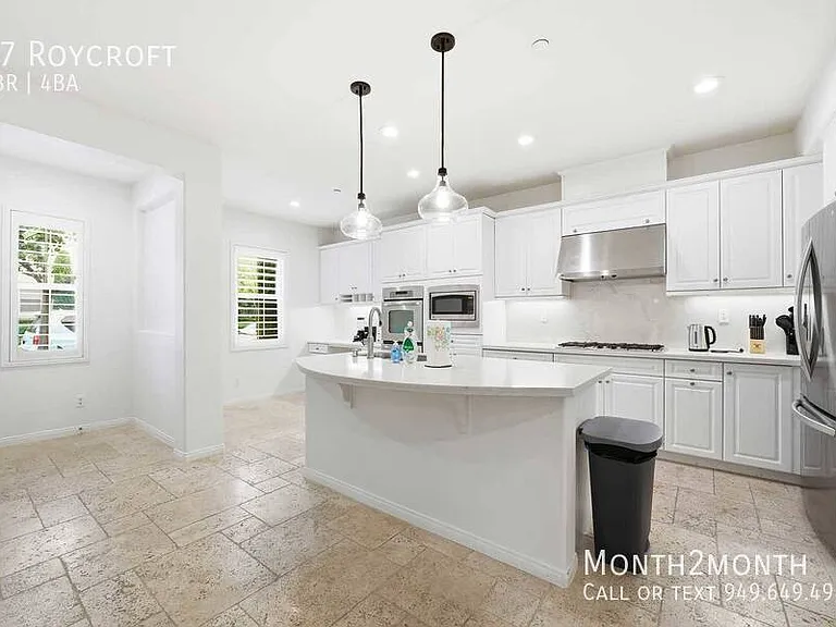 37 Roycroft — Photo 5