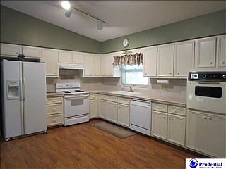 2nd image of 4911 N 114th St