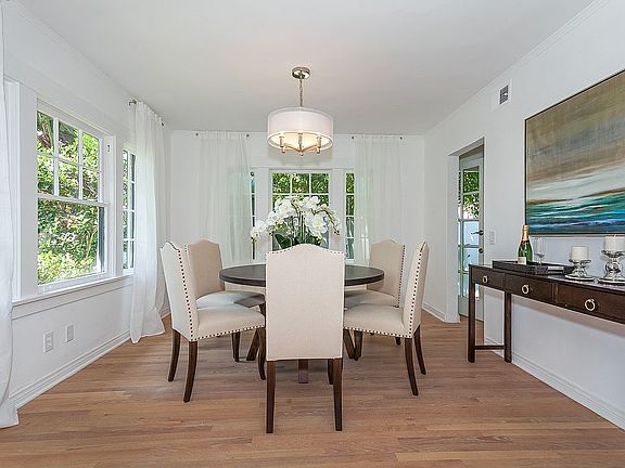 4th image of 314 N Oakhurst Dr