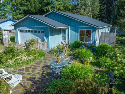 498 Lexington Ave NE, Bandon, OR, 97411