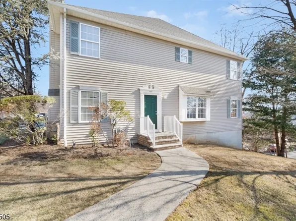 101 Tallwood Ln, Green Brook, NJ 08812