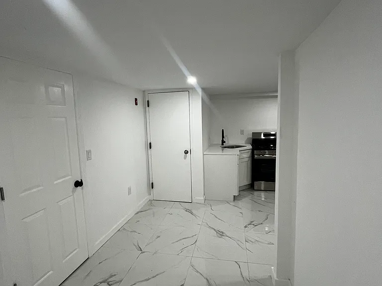 11422 201st St #1 — Photo 5