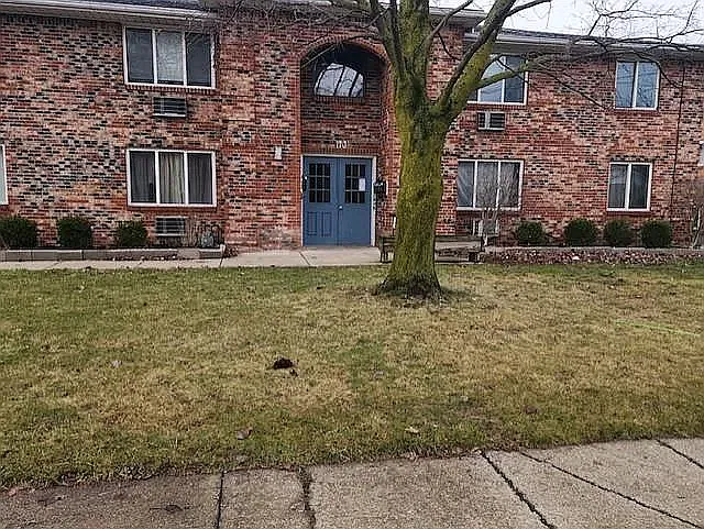 2 bed, 950 sqft, $1,400 — Photo 3