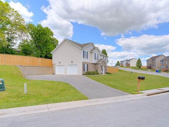 3rd image of 530 Keystone Dr