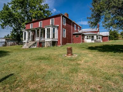 5787 Borden Grant Trl, Raphine, VA, 24472