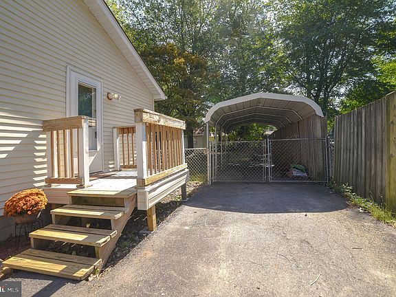 4th image of 411 Dogwood Dr