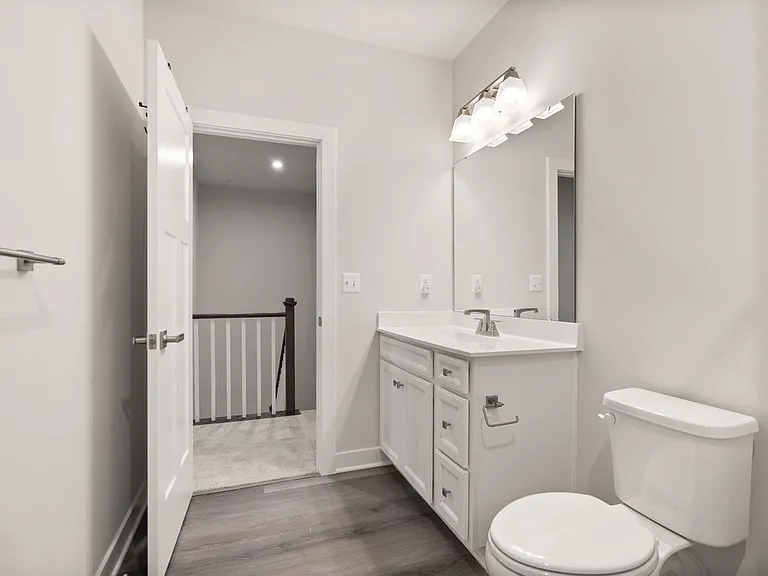 42564 Invergordon Ter — Photo 32