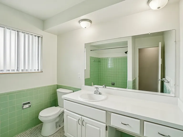 Rivercrest Apartments — Photo 50