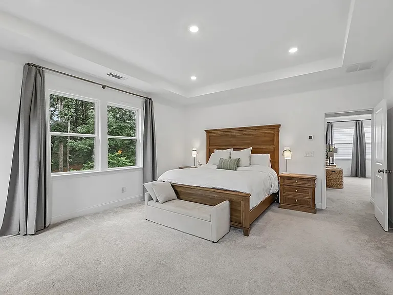 3453 Hillyard Dr — Photo 17