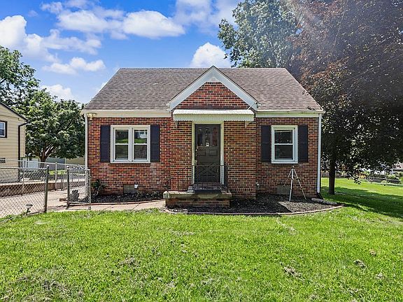 2nd image of 3225 Mahaska Ave