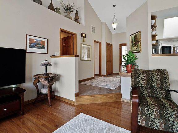 4th image of 10030 Eagle Ct