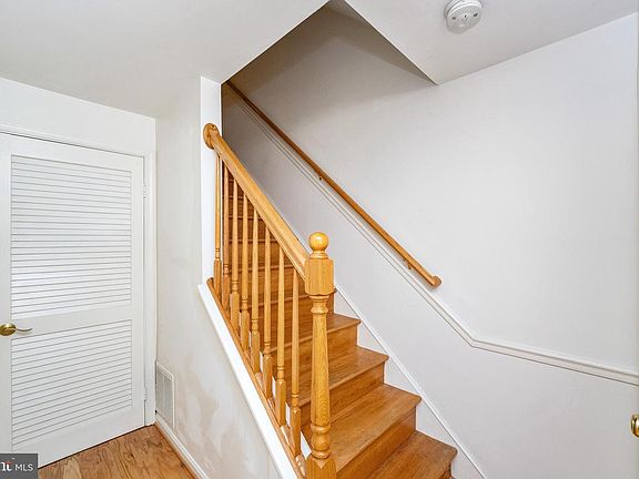 5th image of 4425 Longworthe Sq