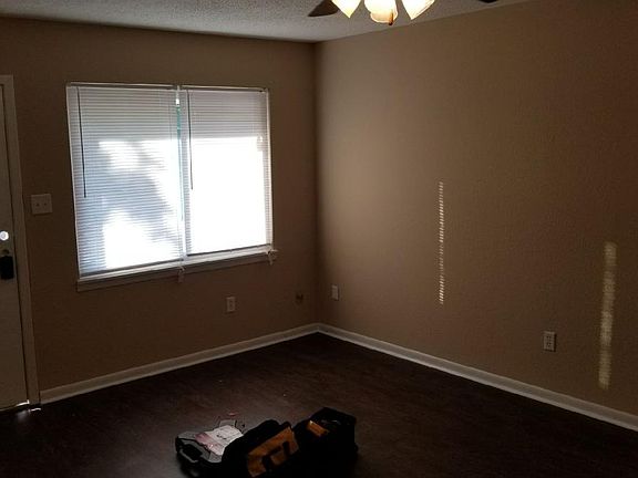 5th image of 803 S 5th St