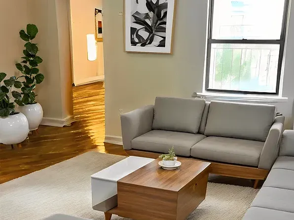 232 West 16th Street image 1 of 7