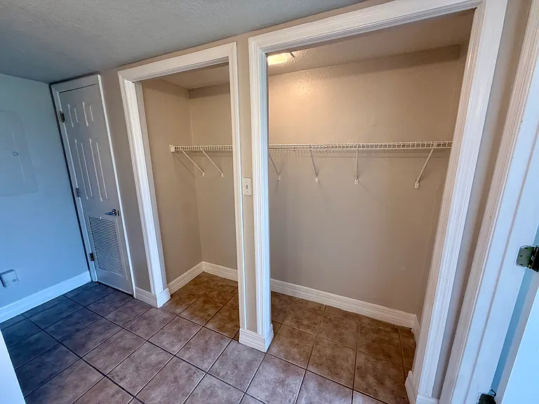 2075 Corner Lake Dr — Photo 12