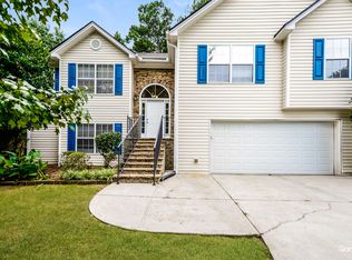 805 Lewis Ridge Cir, Lawrenceville, GA 30045