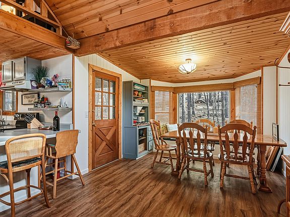 4th image of 463 Long Valley Rd