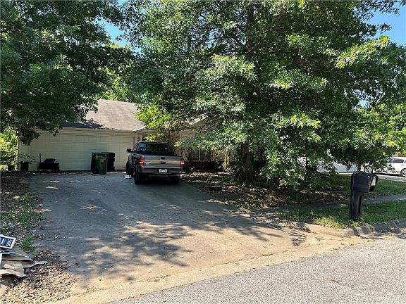 2nd image of 806 E Olrich St