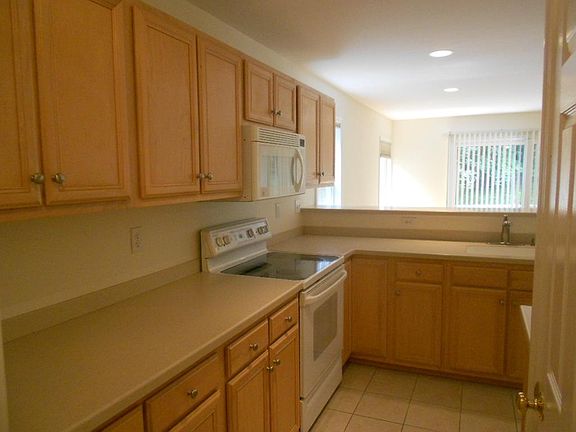 5th image of 141 Lordvale Blvd #141