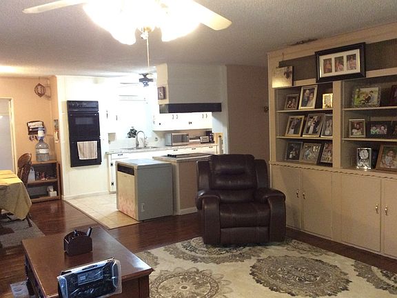 5th image of 933 N Tripp Ave
