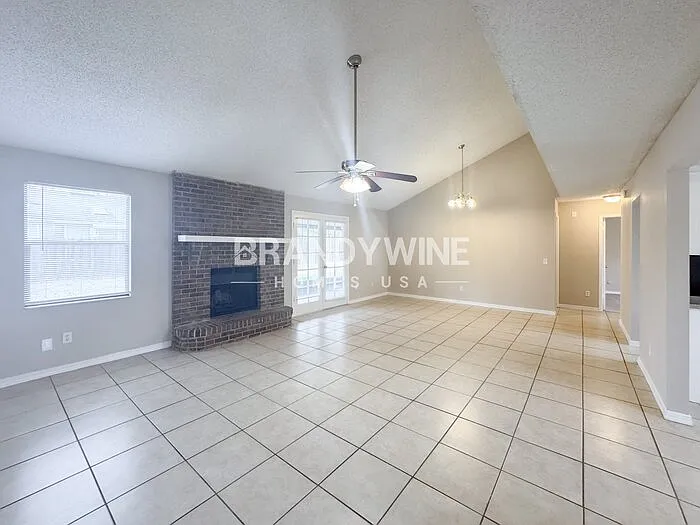8236 Weybridge Dr — Photo 3