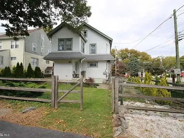 239 E Township Line Rd, Upper Darby, PA