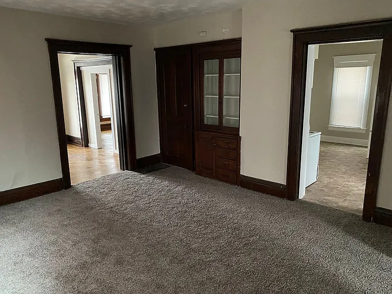 747 E Main St — Photo 7