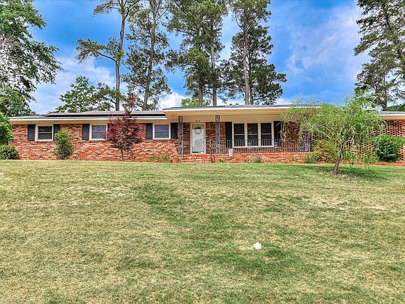 2nd image of 1808 Robinson Drive