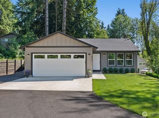 211 SE Alder St, Winlock, WA 98596