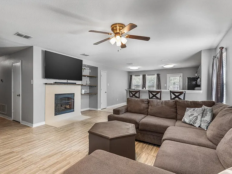 8610 Mountain Bluff Ln — Photo 5