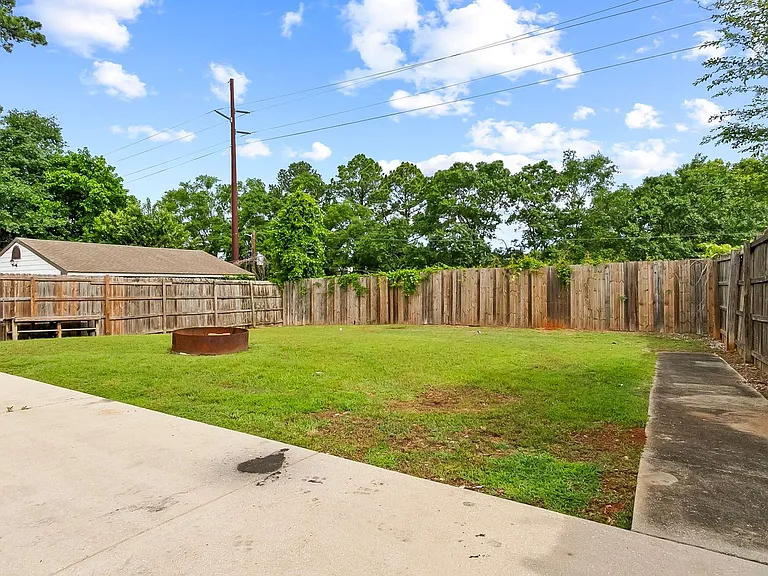 1304 Riverside Dr — Photo 22