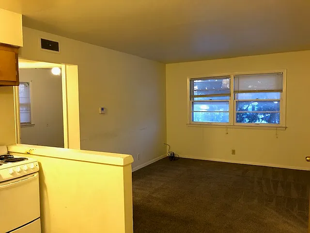 5530-40 N 50th St #27 — Photo 10
