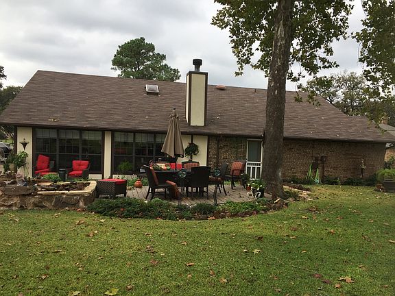 2nd image of 704 Kiowa Dr W