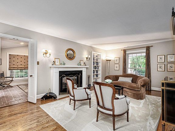 3rd image of 26 The Orchards Ln