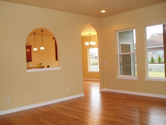 Arches of graceful Living Room