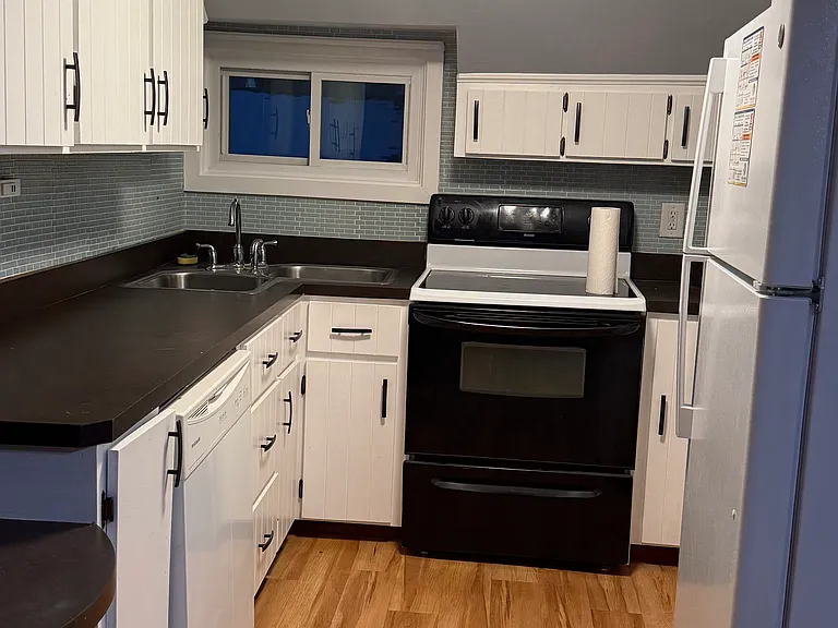 43 Warren Ave — Photo 10