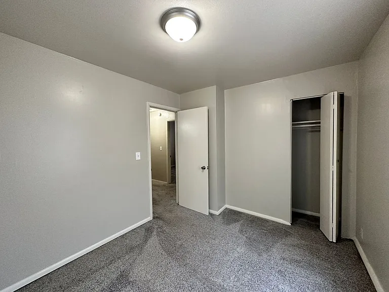 6239 N East Parkview St — Photo 15