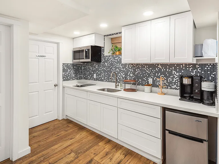 3003 NW 74th St — Photo 11