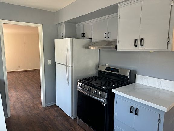 Convenient kitchen layout with new gas range