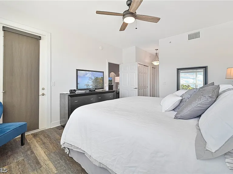 12924 New Market St #102 — Photo 22