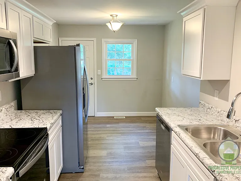201 Oakland Ave #A — Photo 4