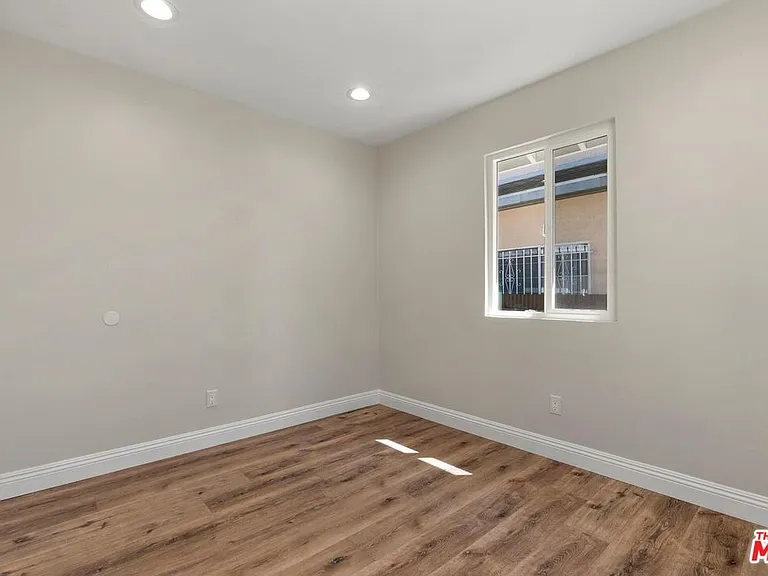 747 N Wilton Pl — Photo 10