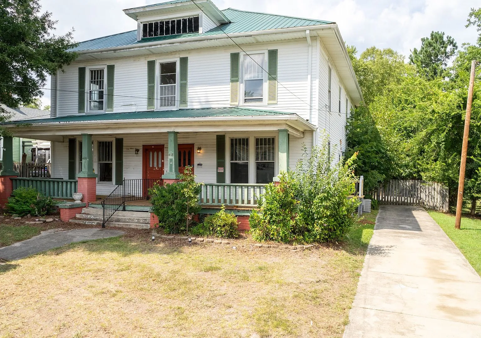 Move In ready Three Bedroom Home! — Photo 1